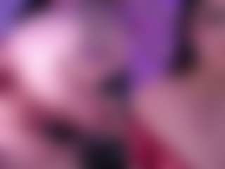 Live cam show with IsabellaBlow - College Curvy on Chatstar