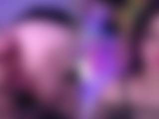 Live cam show with IsabellaBlow - Flashing on Dolls Live