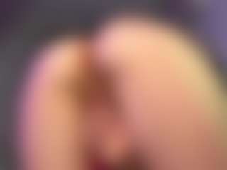 Live cam show with JuleLaffitte - Blonde Hair on SquirtSoMuch