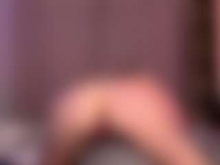 Live cam show with JuleLaffitte - Tiny Tits on Camming Site
