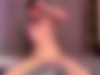 Live cam show with JuleLaffitte - Body Massage on pussylord.com