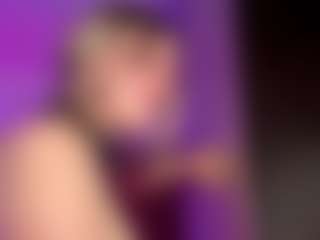 Live cam show with JuleLaffitte - Tiny Tits on 1on1-livenow