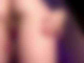 Live cam show with JuleLaffitte - Body Massage on friskycurves.com