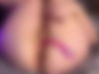 Live cam show with JuleLaffitte - Tiny Tits on Stripli.com