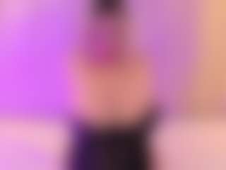 Live cam show with JulieDeep - Athletic on makecum.org