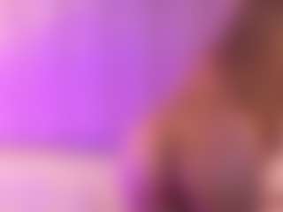 Live cam show with JulieDeep - Erotic Dance on Latina Girls