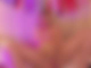 Live cam show with JulieDeep - HD on Milfs Live