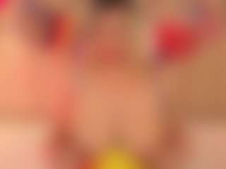 Live cam show with JulieDeep - Amateur Curvy on CamClone