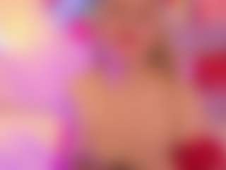 Live cam show with JulieDeep - Big Tits on intimatelivegirls.com