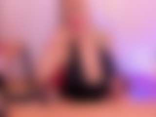 Live cam show with JulieDeep - Spank Lovense on CSO-WL
