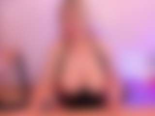 JulieDeep's Live Sex Cam Show