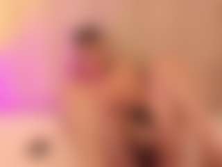 Live cam show with JulieDeep - Ass Bouncing on SxyPornLive