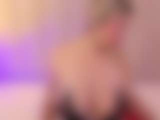 JulieDeep's Live Sex Cam Show