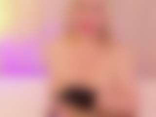 Live cam show with JulieDeep - Amateur on Camsoda