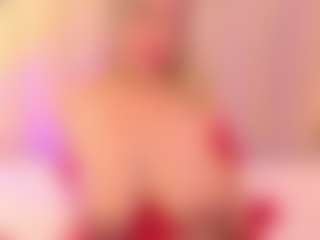 Live cam show with JulieDeep - Blonde Hair Curvy on Camsoda