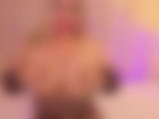 JulieDeep's Live Sex Cam Show