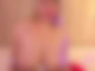Live cam show with JulieDeep - Athletic BBW on crypto-cams