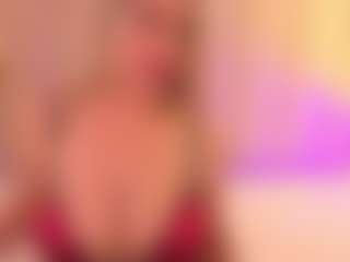 Live cam show with JulieDeep - Lush Blonde Hair on TeamSkeetLive
