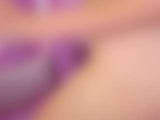 Live cam show with maggiemrrr - Brown Hair on StripNow