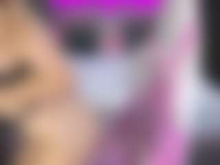 Live cam show with maggiemrrr - Skinny on AdultVida.com