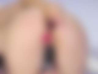 Live cam show with maggiemrrr - Skinny on sexylive.show
