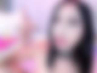 Live cam show with salemblackrose - Tease on Camsoda