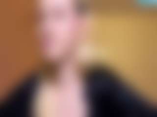 Live cam show with Mia - Mature on Milfs Live
