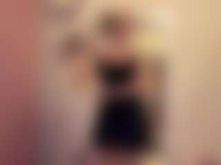 Live cam show with Mia - Butt Plug on Camsoda