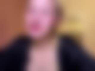 Live cam show with Mia - Mature on TottyGirls