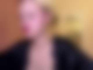Live cam show with Mia - Skinny on Hubzter Live