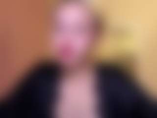 Live cam show with Mia - Small Tits on TottyGirls