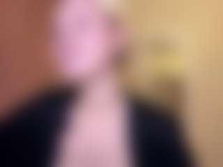 Live cam show with Mia - Blue Eyes on Camsoda