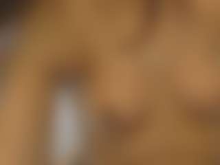Live cam show with Zara Dream - Nipple Piercings on SxyPornLive