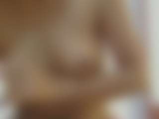 Live cam show with Zara Dream - Spank Brown Hair on googirlz