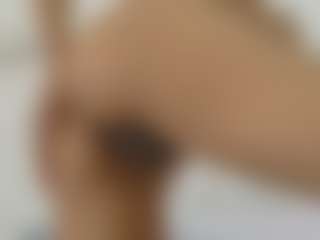 Live cam show with Zara Dream - Skinny MILF on googirlz