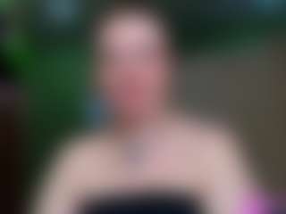 Live cam show with VeronikaGold - Blue Eyes on live18s.com