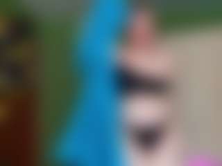 VeronikaGold's Live Sex Cam Show