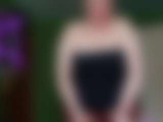 Live cam show with VeronikaGold - Dirty on Uber Horny