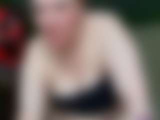 Live cam show with VeronikaGold - Spank on SinfulBabes