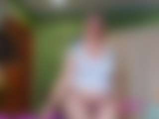 VeronikaGold MILF webcam performer live streaming