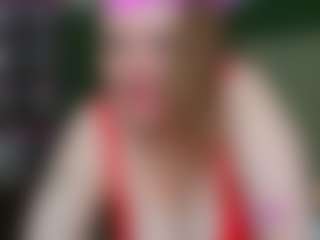 Live cam show with VeronikaGold - Thick on AdultVida.com