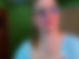Live cam show with VeronikaGold - Shaved on Camsoda
