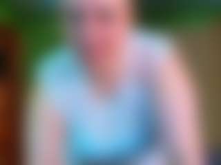 Live cam show with VeronikaGold - Shaved on Camming Site