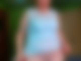 Live cam show with VeronikaGold - Interactivetoy on Camsoda