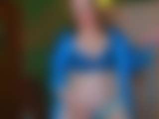 Live cam show with VeronikaGold - Shaved on Camsoda