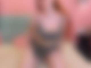 Live cam show with LisaAmoree - Young Adult on CamwithHer
