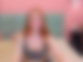 Live cam show with LisaAmoree - Teen (18+) on CamwithHer