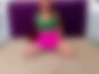Live cam show with LisaAmoree - Upskirt on Uber Horny