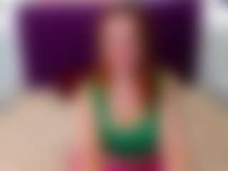 Live cam show with LisaAmoree - Average on TeamSkeetLive