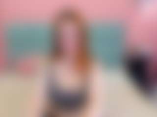 Live cam show with LisaAmoree - Chubby on StripNow